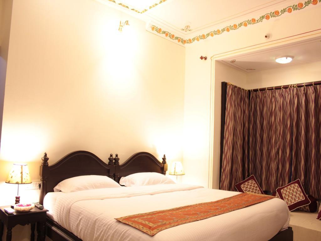 Hotel Mahima Palace Udaipur Buitenkant foto